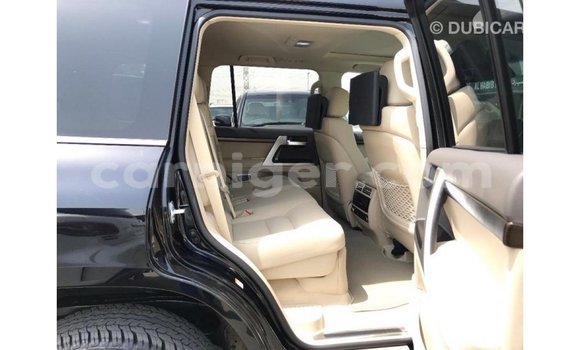اشتري Imported Toyota Land Cruiser Black شاحنة في Import - Dubai في أغاديز اشتري Imported Toyota Land Cruiser Black شاحنة في Import - Dubai في أغاديز