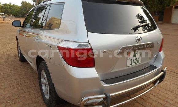 Sayi Na hannu Toyota Highlander Silver Mota in Niamey a Niamey Sayi Na hannu Toyota Highlander Silver Mota in Niamey a Niamey