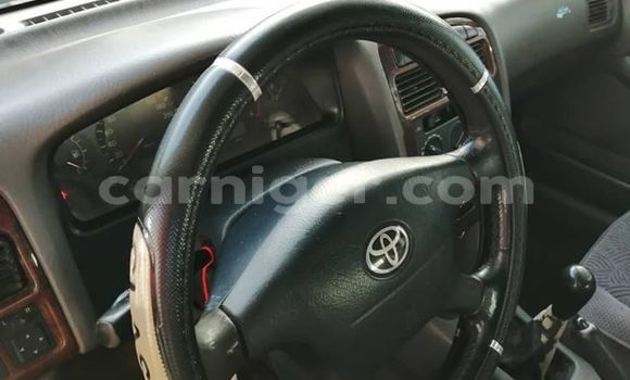 Sayi Na hannu Toyota Avensis Silver Mota in Niamey a Niamey Sayi Na hannu Toyota Avensis Silver Mota in Niamey a Niamey