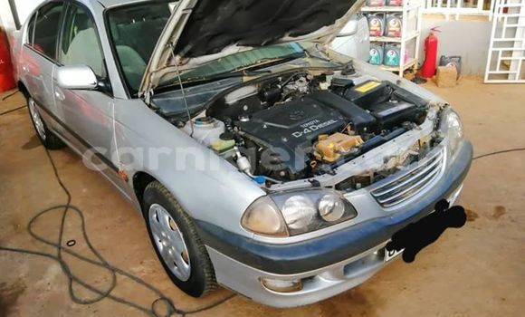 Sayi Na hannu Toyota Avensis Silver Mota in Niamey a Niamey Sayi Na hannu Toyota Avensis Silver Mota in Niamey a Niamey