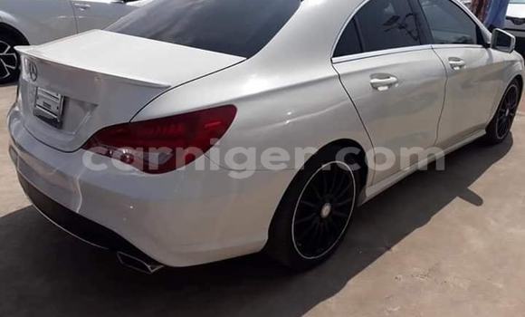 Sayi Na hannu Mercedes‒Benz CLA-klasse White Mota in Niamey a Niamey Sayi Na hannu Mercedes‒Benz CLA-klasse White Mota in Niamey a Niamey