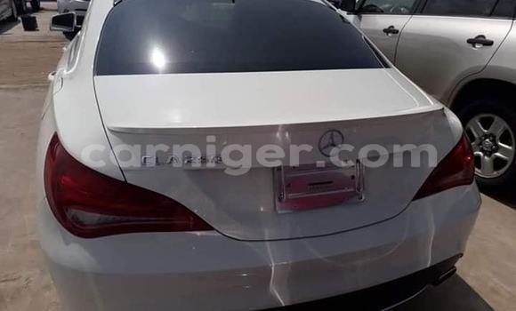 Sayi Na hannu Mercedes‒Benz CLA-klasse White Mota in Niamey a Niamey Sayi Na hannu Mercedes‒Benz CLA-klasse White Mota in Niamey a Niamey