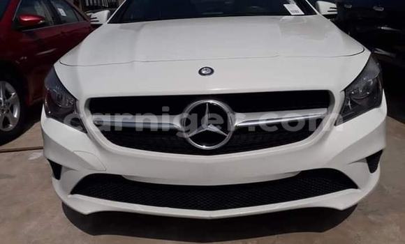 Sayi Na hannu Mercedes‒Benz CLA-klasse White Mota in Niamey a Niamey Sayi Na hannu Mercedes‒Benz CLA-klasse White Mota in Niamey a Niamey