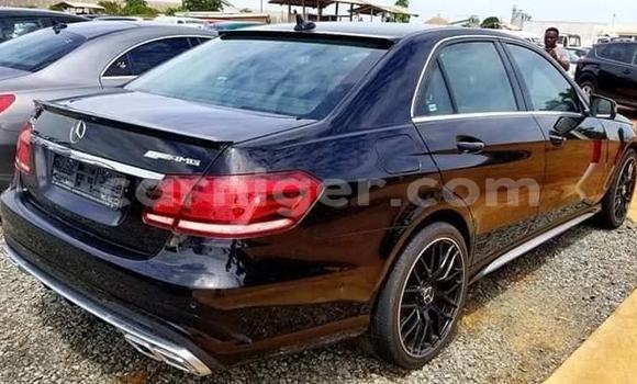 Buy Used Mercedes‒Benz E–Class Blue Car in Niamey in Niamey Buy Used Mercedes‒Benz E–Class Blue Car in Niamey in Niamey