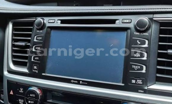 Sayi Na hannu Toyota Highlander Silver Mota in Niamey a Niamey Sayi Na hannu Toyota Highlander Silver Mota in Niamey a Niamey