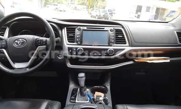 Sayi Na hannu Toyota Highlander Silver Mota in Niamey a Niamey Sayi Na hannu Toyota Highlander Silver Mota in Niamey a Niamey