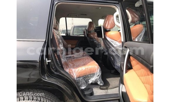Sayi Imported Toyota Land Cruiser Black Babbar mota in Import - Dubai a Agadez Sayi Imported Toyota Land Cruiser Black Babbar mota in Import - Dubai a Agadez