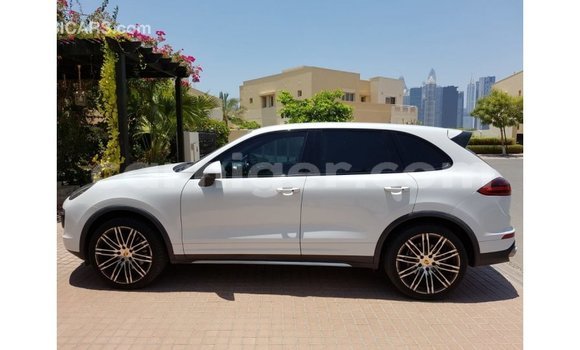 Buy Import Porsche Cayenne White Car in Import - Dubai in Agadez Buy Import Porsche Cayenne White Car in Import - Dubai in Agadez