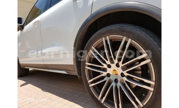 Buy Import Porsche Cayenne White Car in Import - Dubai in Agadez Buy Import Porsche Cayenne White Car in Import - Dubai in Agadez