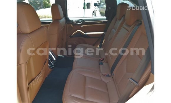 Buy Import Porsche Cayenne White Car in Import - Dubai in Agadez Buy Import Porsche Cayenne White Car in Import - Dubai in Agadez