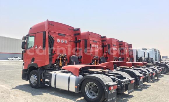 Buy Used Renault TRM 10000 Red Truck in Import - Dubai in Agadez Buy Used Renault TRM 10000 Red Truck in Import - Dubai in Agadez