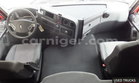 Buy Used Renault TRM 10000 Red Truck in Import - Dubai in Agadez Buy Used Renault TRM 10000 Red Truck in Import - Dubai in Agadez