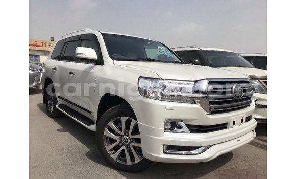 Sayi Imported Toyota Land Cruiser White Babbar mota in Import - Dubai a Agadez Sayi Imported Toyota Land Cruiser White Babbar mota in Import - Dubai a Agadez