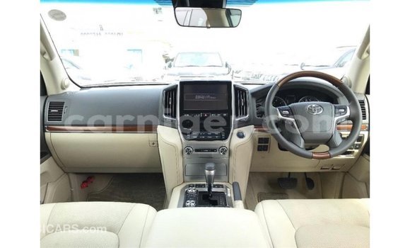 Sayi Imported Toyota Land Cruiser White Babbar mota in Import - Dubai a Agadez Sayi Imported Toyota Land Cruiser White Babbar mota in Import - Dubai a Agadez