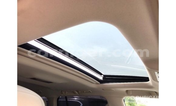 Sayi Imported Toyota Land Cruiser White Babbar mota in Import - Dubai a Agadez Sayi Imported Toyota Land Cruiser White Babbar mota in Import - Dubai a Agadez