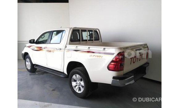 Buy Import Toyota Hilux White Car in Import - Dubai in Agadez Buy Import Toyota Hilux White Car in Import - Dubai in Agadez