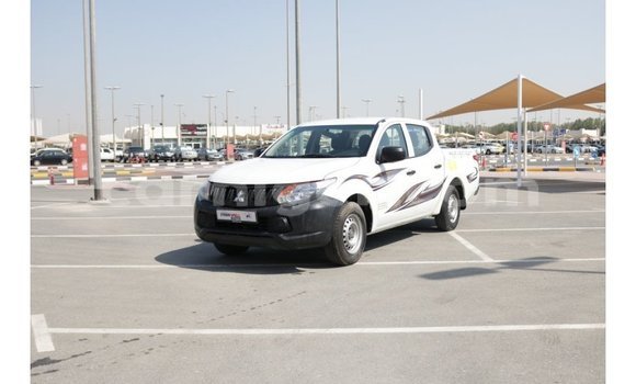 Buy Import Mitsubishi L200 White Car in Import - Dubai in Agadez