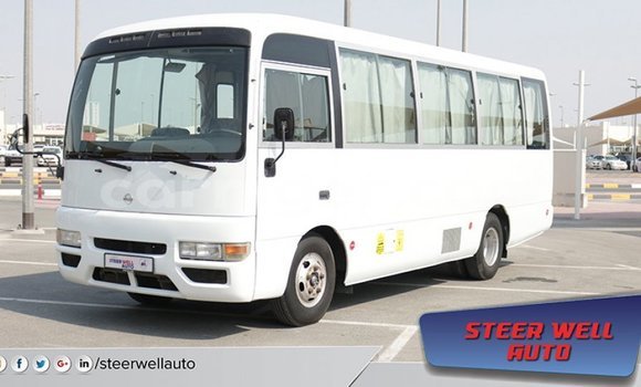 Buy Import Nissan Evalia White Truck in Import - Dubai in Agadez