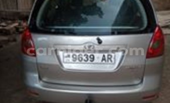 Buy Used Toyota Corolla Verso Silver Car in Niamey in Niamey Buy Used Toyota Corolla Verso Silver Car in Niamey in Niamey