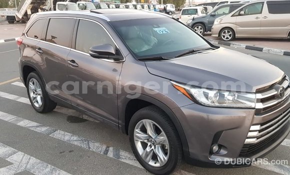Buy Import Toyota Highlander Other Car in Import - Dubai in Agadez Buy Import Toyota Highlander Other Car in Import - Dubai in Agadez