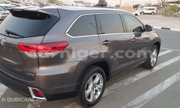 Buy Import Toyota Highlander Other Car in Import - Dubai in Agadez Buy Import Toyota Highlander Other Car in Import - Dubai in Agadez