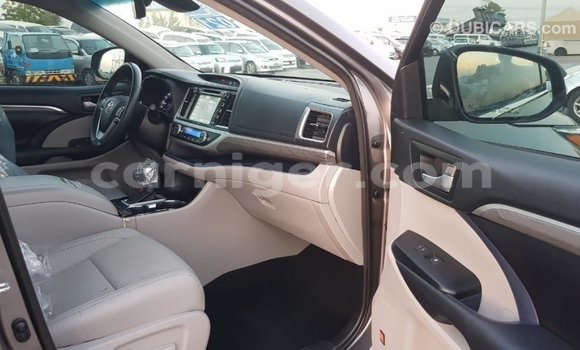 Buy Import Toyota Highlander Other Car in Import - Dubai in Agadez Buy Import Toyota Highlander Other Car in Import - Dubai in Agadez