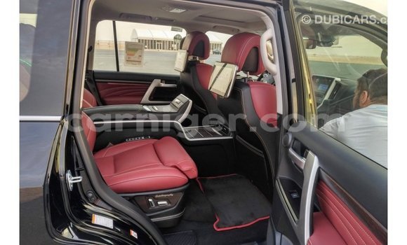 Buy Import Toyota Land Cruiser Black Truck in Import - Dubai in Agadez Buy Import Toyota Land Cruiser Black Truck in Import - Dubai in Agadez