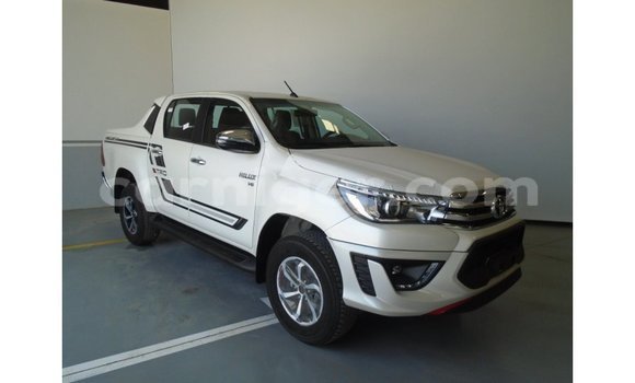 Buy Import Toyota Hilux White Car in Import - Dubai in Agadez Buy Import Toyota Hilux White Car in Import - Dubai in Agadez