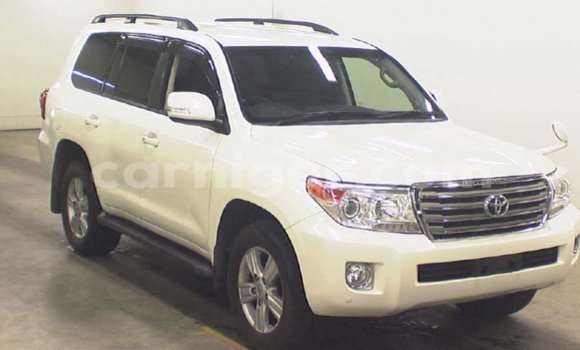 Sayi Imported Toyota Land Cruiser White Babbar mota in Import - Dubai a Agadez Sayi Imported Toyota Land Cruiser White Babbar mota in Import - Dubai a Agadez