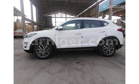 Buy Import Hyundai Tucson White Car in Import - Dubai in Agadez Buy Import Hyundai Tucson White Car in Import - Dubai in Agadez