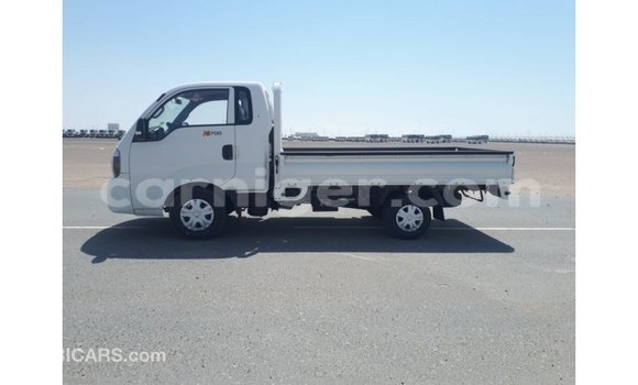 Buy Import Kia Carens White Car in Import - Dubai in Agadez Buy Import Kia Carens White Car in Import - Dubai in Agadez