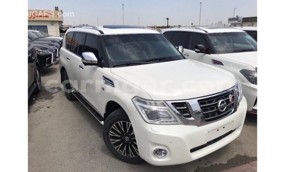 Sayi Imported Nissan Patrol White Mota in Import - Dubai a Agadez Sayi Imported Nissan Patrol White Mota in Import - Dubai a Agadez