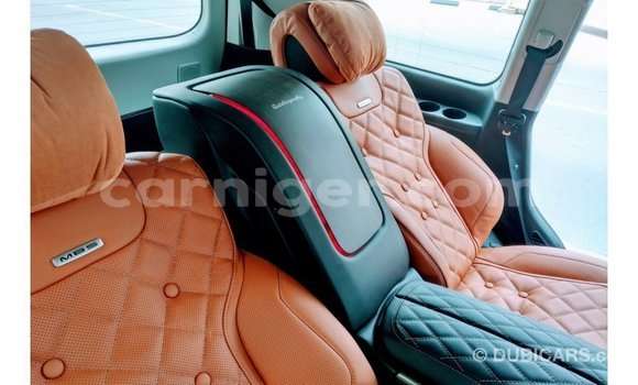 Buy Import Toyota Land Cruiser Black Truck in Import - Dubai in Agadez Buy Import Toyota Land Cruiser Black Truck in Import - Dubai in Agadez