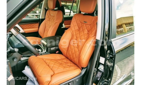 Buy Import Toyota Land Cruiser Black Truck in Import - Dubai in Agadez Buy Import Toyota Land Cruiser Black Truck in Import - Dubai in Agadez