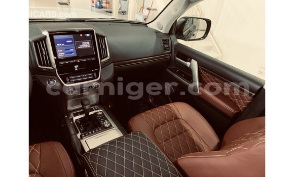 Buy Import Toyota Land Cruiser Black Truck in Import - Dubai in Agadez Buy Import Toyota Land Cruiser Black Truck in Import - Dubai in Agadez