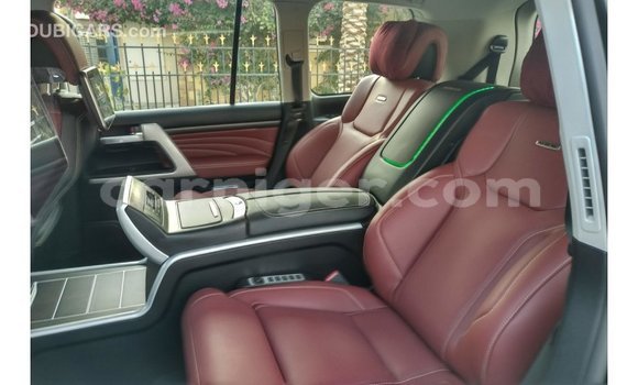 Buy Import Toyota Land Cruiser Black Truck in Import - Dubai in Agadez Buy Import Toyota Land Cruiser Black Truck in Import - Dubai in Agadez