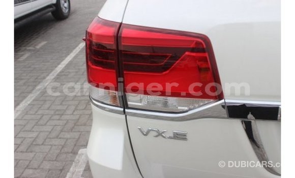 Buy Import Toyota Land Cruiser White Truck in Import - Dubai in Agadez Buy Import Toyota Land Cruiser White Truck in Import - Dubai in Agadez