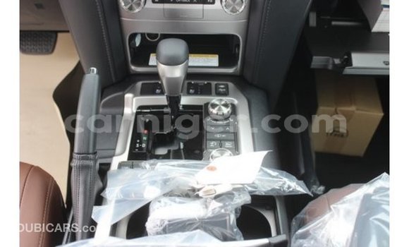 Buy Import Toyota Land Cruiser White Truck in Import - Dubai in Agadez Buy Import Toyota Land Cruiser White Truck in Import - Dubai in Agadez