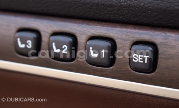 Buy Import Toyota Land Cruiser White Truck in Import - Dubai in Agadez Buy Import Toyota Land Cruiser White Truck in Import - Dubai in Agadez