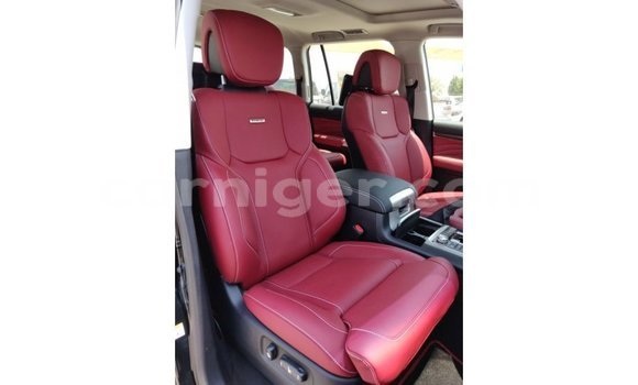 Buy Import Toyota Land Cruiser Black Truck in Import - Dubai in Agadez Buy Import Toyota Land Cruiser Black Truck in Import - Dubai in Agadez