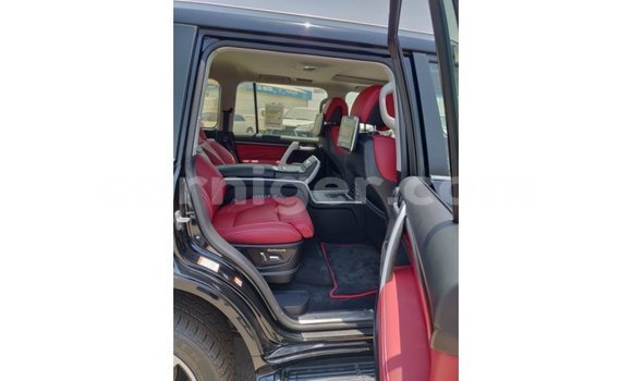 Buy Import Toyota Land Cruiser Black Truck in Import - Dubai in Agadez Buy Import Toyota Land Cruiser Black Truck in Import - Dubai in Agadez