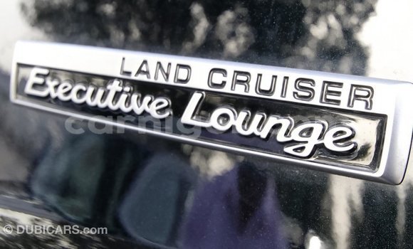 Buy Import Toyota Land Cruiser Black Truck in Import - Dubai in Agadez Buy Import Toyota Land Cruiser Black Truck in Import - Dubai in Agadez