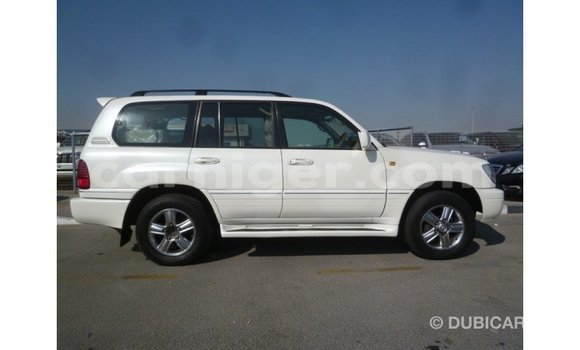 Sayi Imported Toyota Land Cruiser White Babbar mota in Import - Dubai a Agadez Sayi Imported Toyota Land Cruiser White Babbar mota in Import - Dubai a Agadez