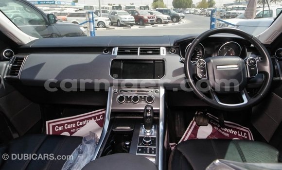 Sayi Imported Land Rover Range Rover Black Mota in Import - Dubai a Agadez Sayi Imported Land Rover Range Rover Black Mota in Import - Dubai a Agadez