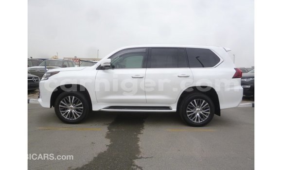 Acheter Import Voiture Lexus LX Blanc à Import - Dubai, Agadez Acheter Import Voiture Lexus LX Blanc à Import - Dubai, Agadez