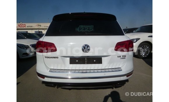 اشتري Imported Volkswagen Touareg White سيارة في Import - Dubai في أغاديز اشتري Imported Volkswagen Touareg White سيارة في Import - Dubai في أغاديز