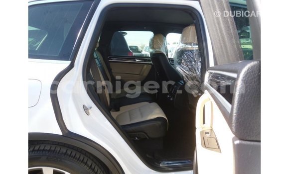 اشتري Imported Volkswagen Touareg White سيارة في Import - Dubai في أغاديز اشتري Imported Volkswagen Touareg White سيارة في Import - Dubai في أغاديز