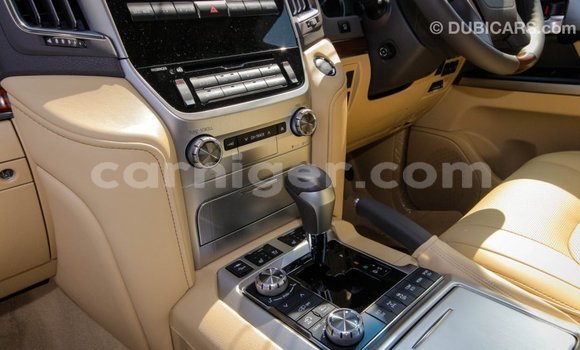 Sayi Imported Toyota Land Cruiser Black Babbar mota in Import - Dubai a Agadez Sayi Imported Toyota Land Cruiser Black Babbar mota in Import - Dubai a Agadez