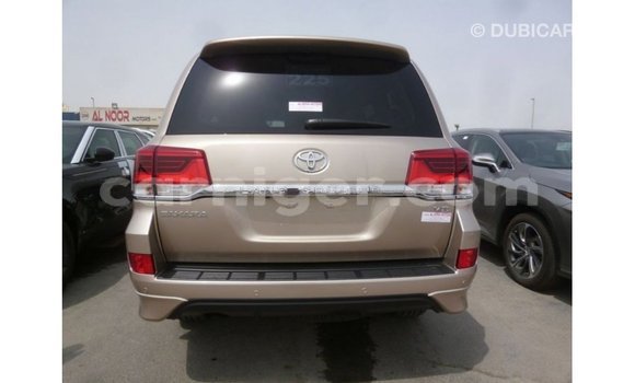 Buy Import Toyota Land Cruiser Other Truck in Import - Dubai in Agadez Buy Import Toyota Land Cruiser Other Truck in Import - Dubai in Agadez