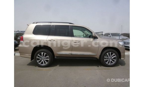 Buy Import Toyota Land Cruiser Other Truck in Import - Dubai in Agadez Buy Import Toyota Land Cruiser Other Truck in Import - Dubai in Agadez